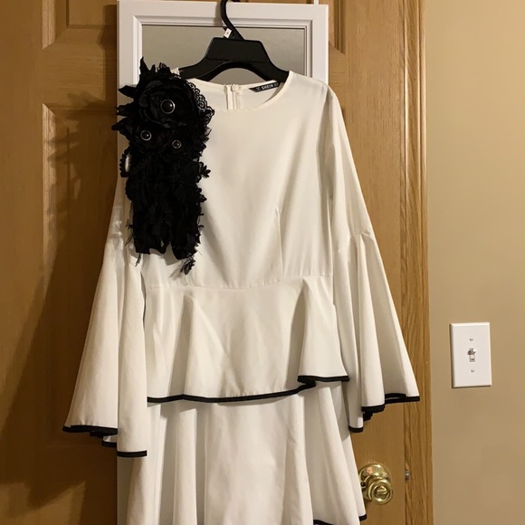SHEIN Dresses & Skirts - Beautiful black and white ruffled dress!